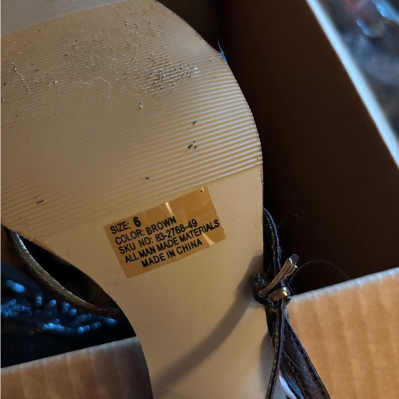 Cathy Jean Size 6 Dark Brown Heels - Picture 2 of 2